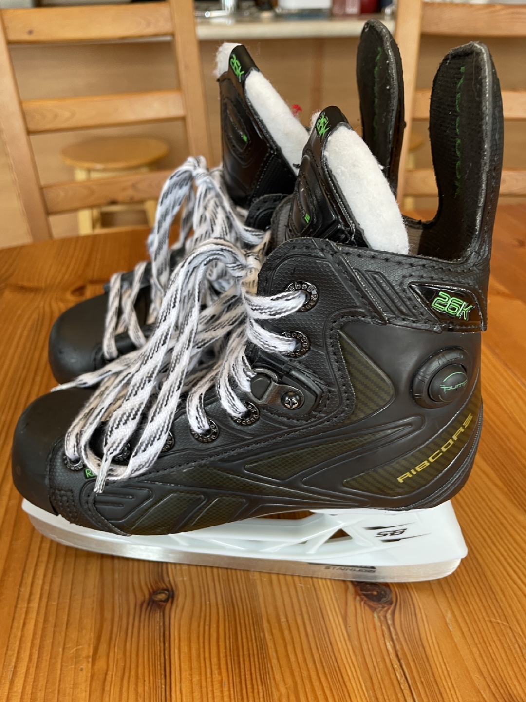 Reebok Ribcor 26K pump hockey skates - photo 4
