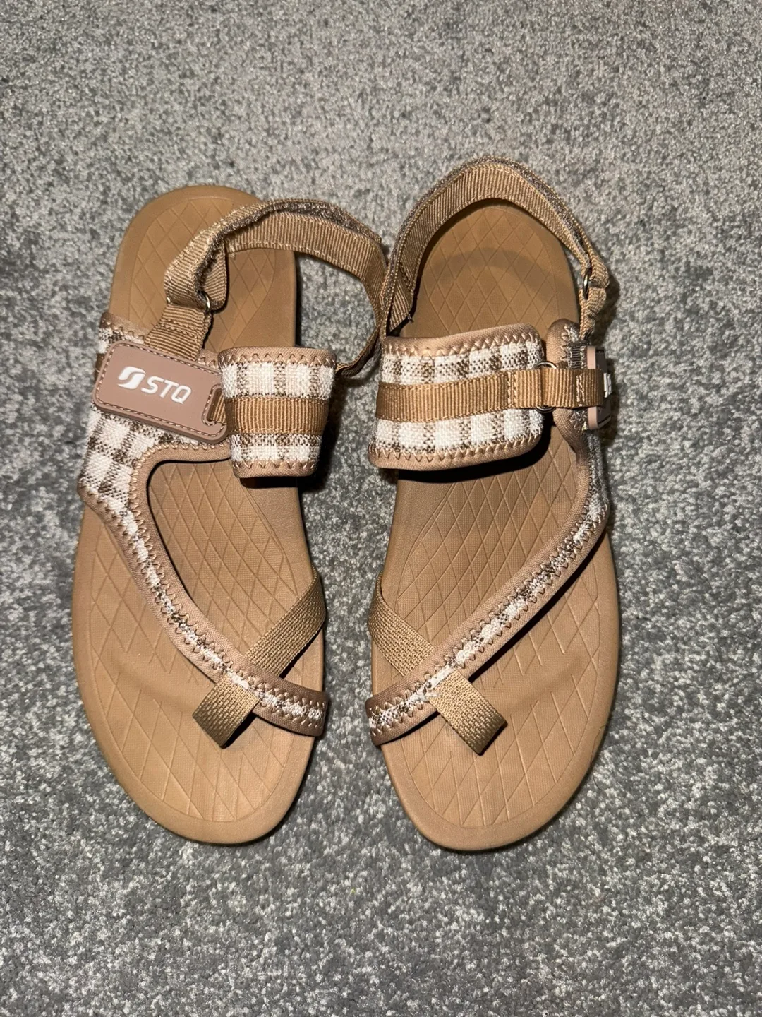 STQ Sandals. Size: US 9 image indicator(4)