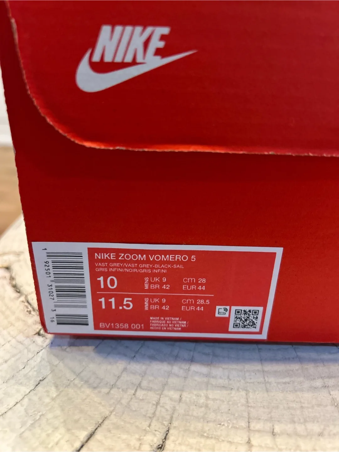 Nike Zoom Vomero 5 - Men's Athletic Shoes image indicator(5)