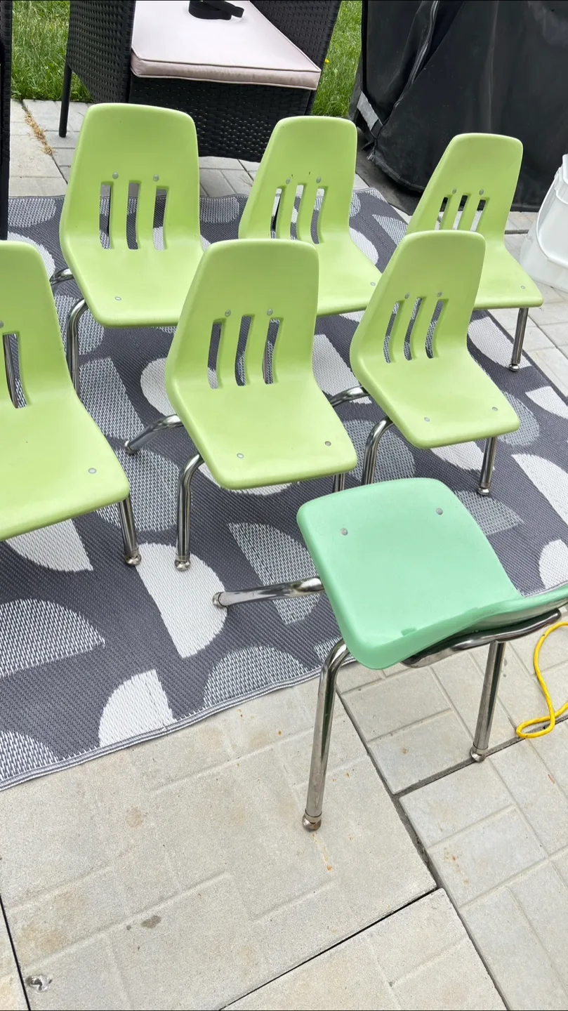 Set of 8 Green Chairs image indicator(2)