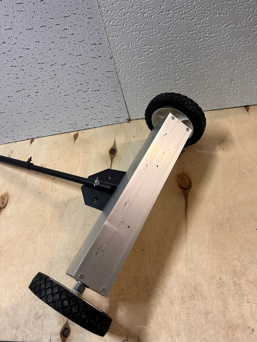 Rolling Magnetic Sweeper image indicator(2)