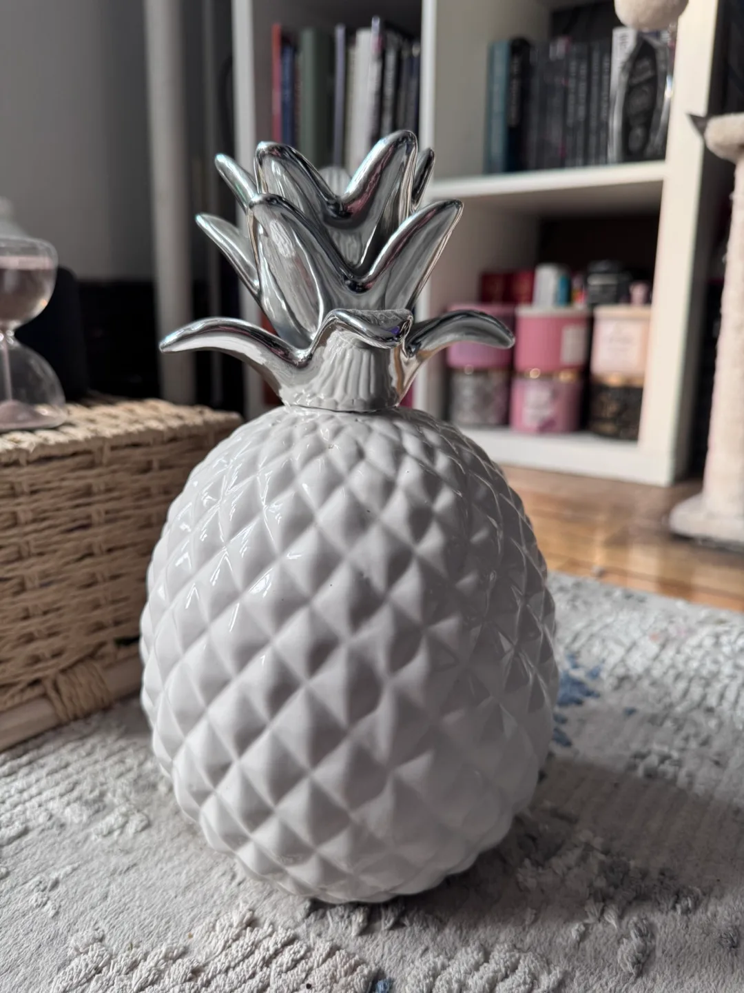 Pineapple Décor thumbnail
