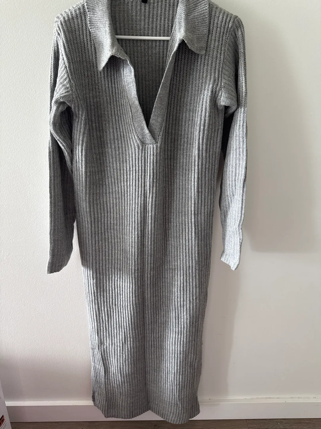 Knitted winter dress thumbnail