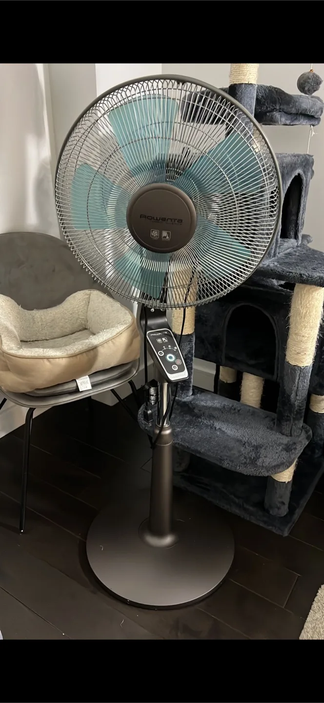 Stand Fan with remote control thumbnail