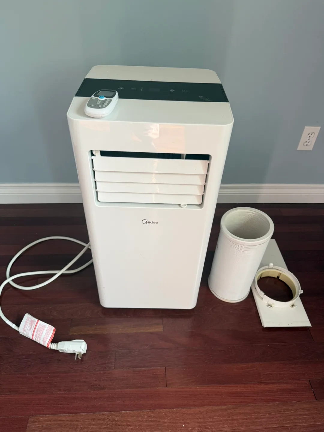 Midea Portable Air Conditioner with Remote thumbnail