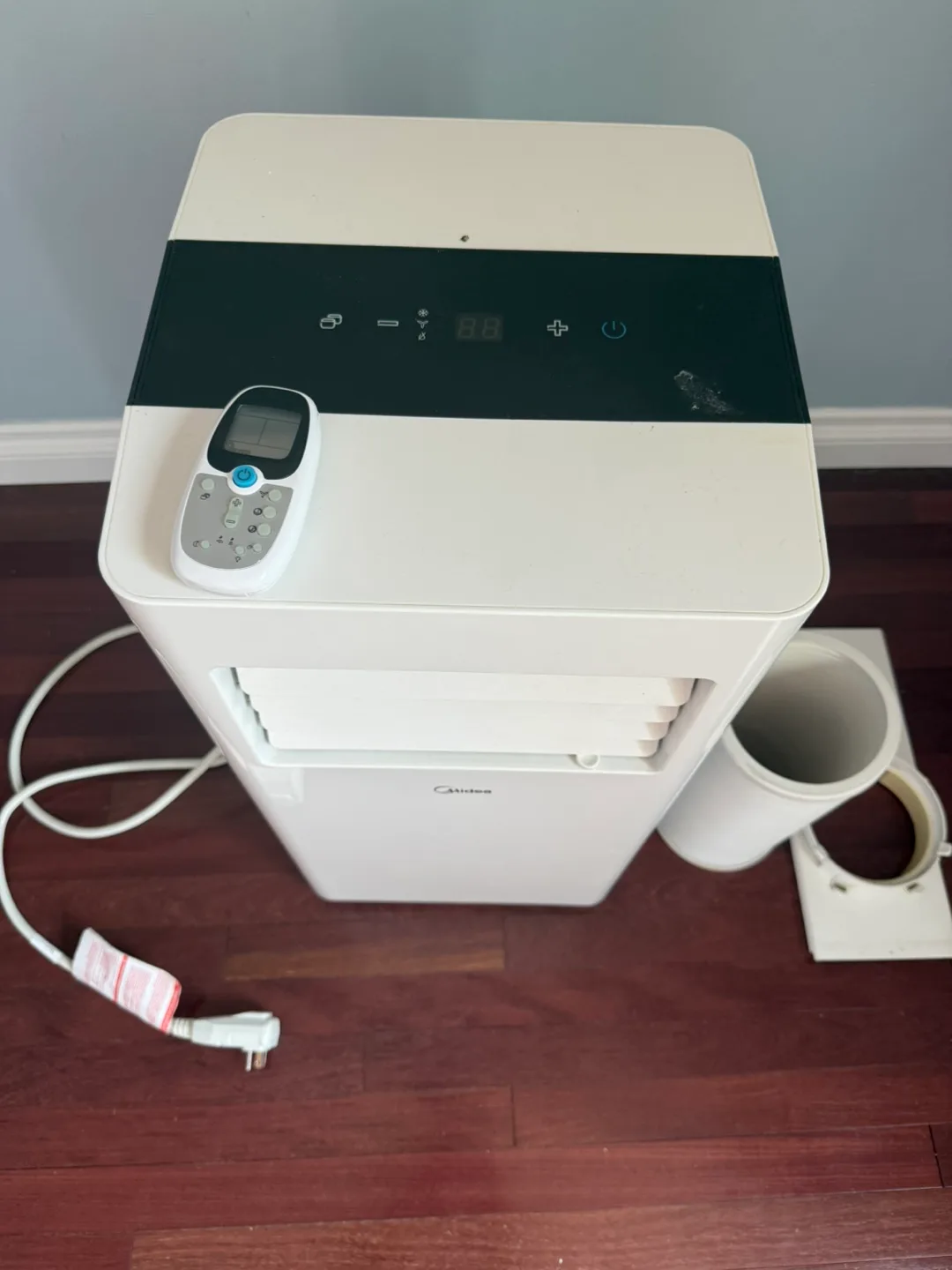 Midea Portable Air Conditioner with Remote image indicator(2)