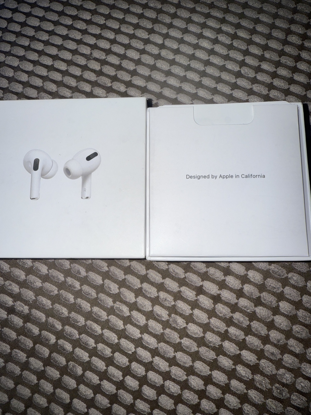 Apple AirPods Pro 1st Generation - photo 2