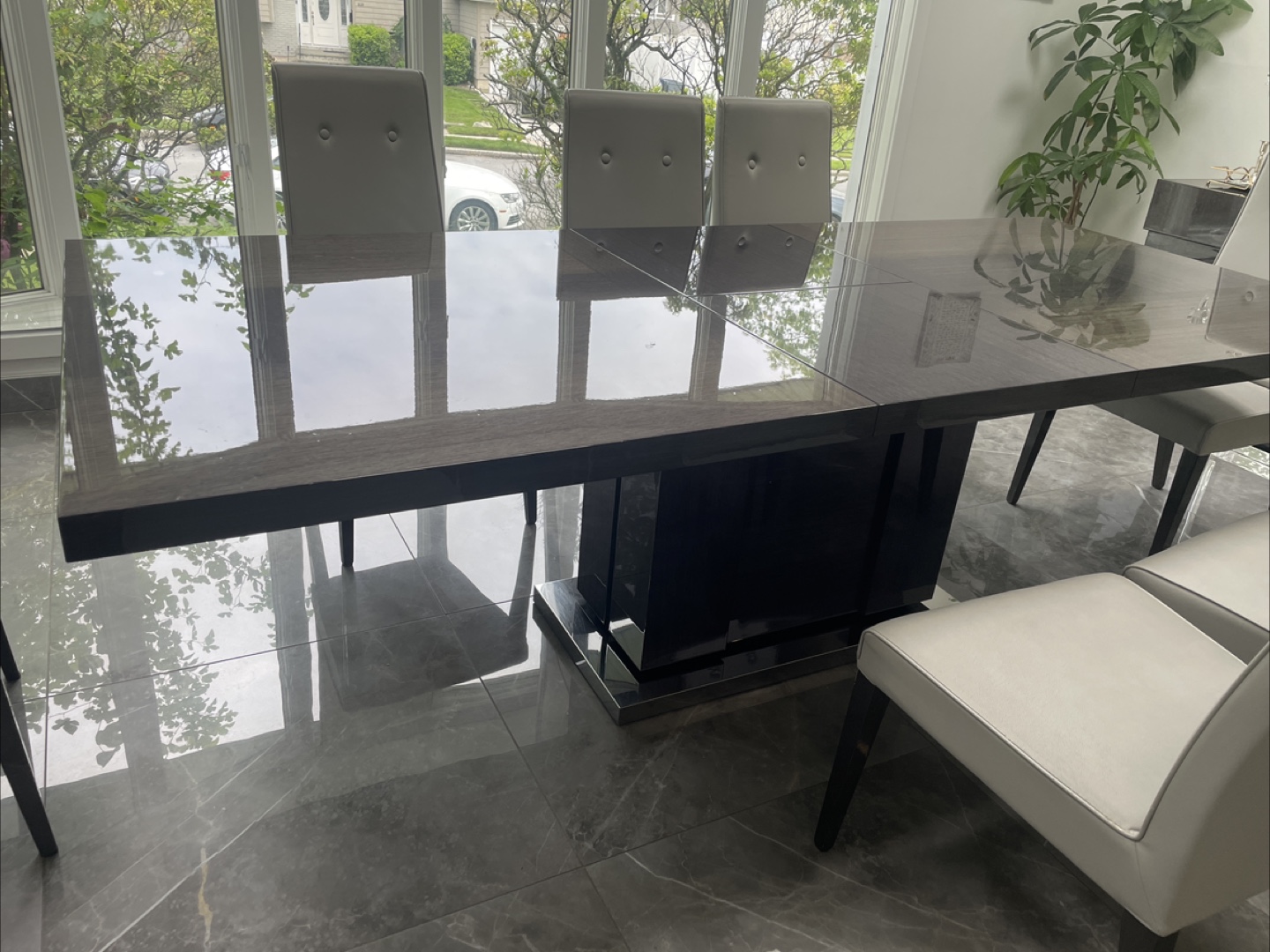 Extendable Dining Table