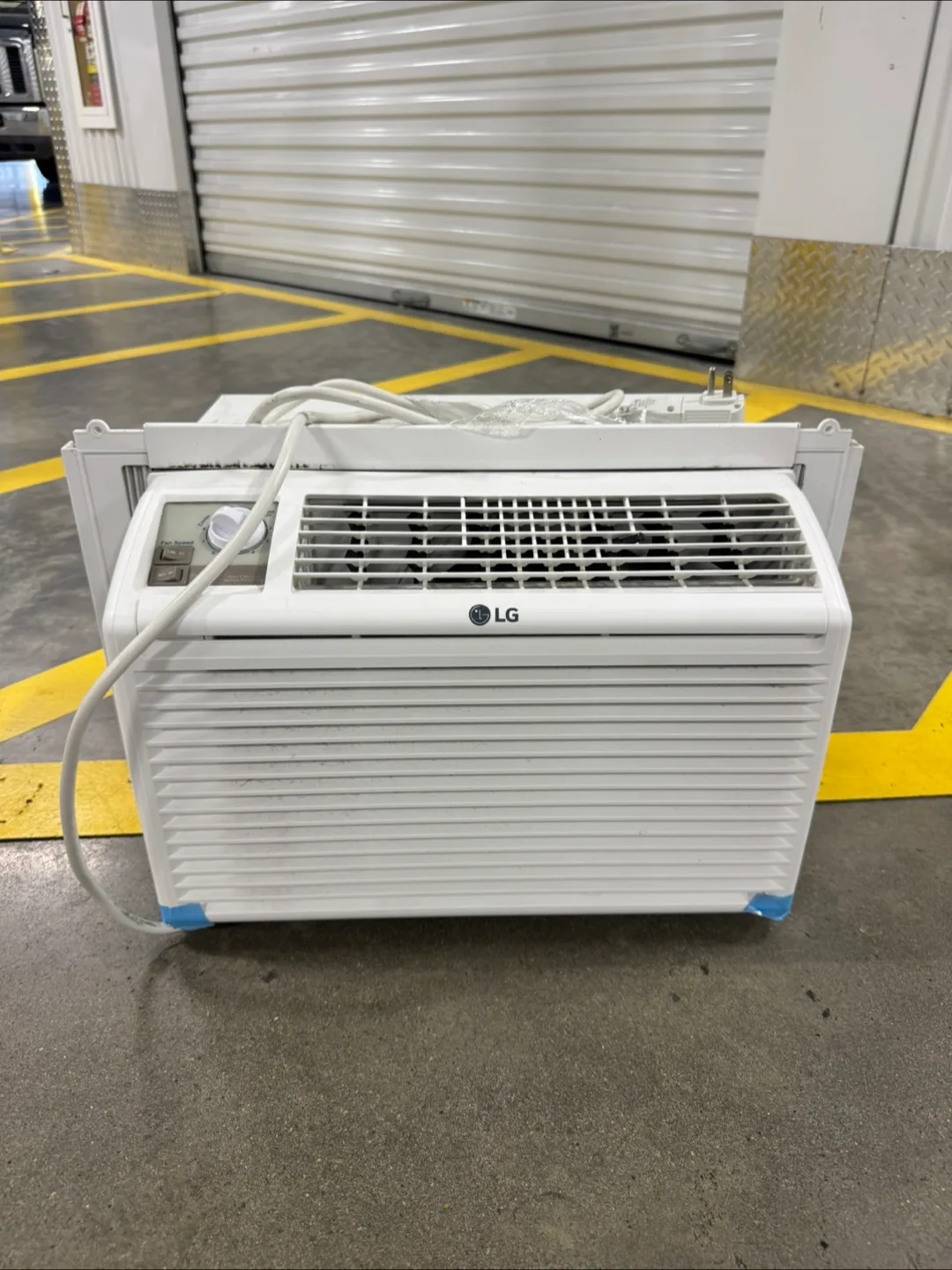 Free delivery LG Room Air Conditioner thumbnail