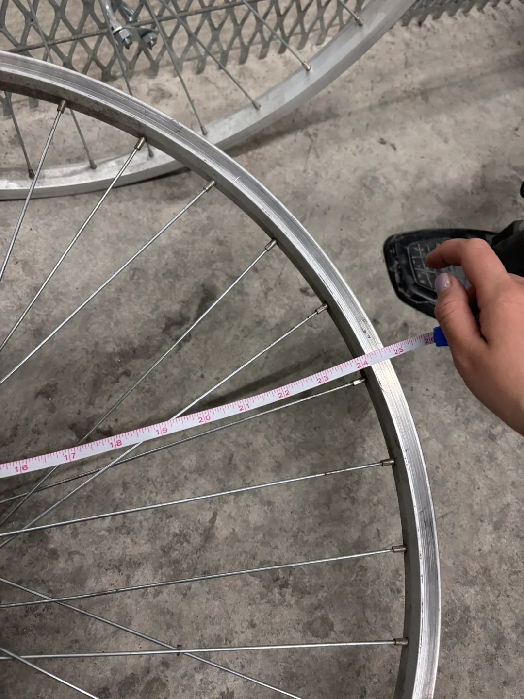 Pair of Used Bicycle Wheels - Upcycling Project image indicator(6)