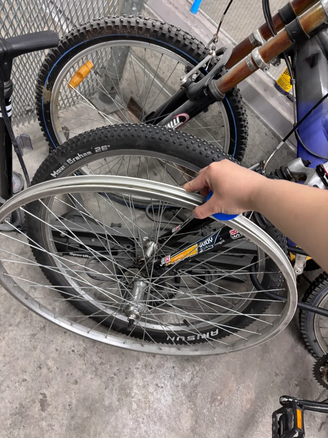 Pair of Used Bicycle Wheels - Upcycling Project image indicator(5)