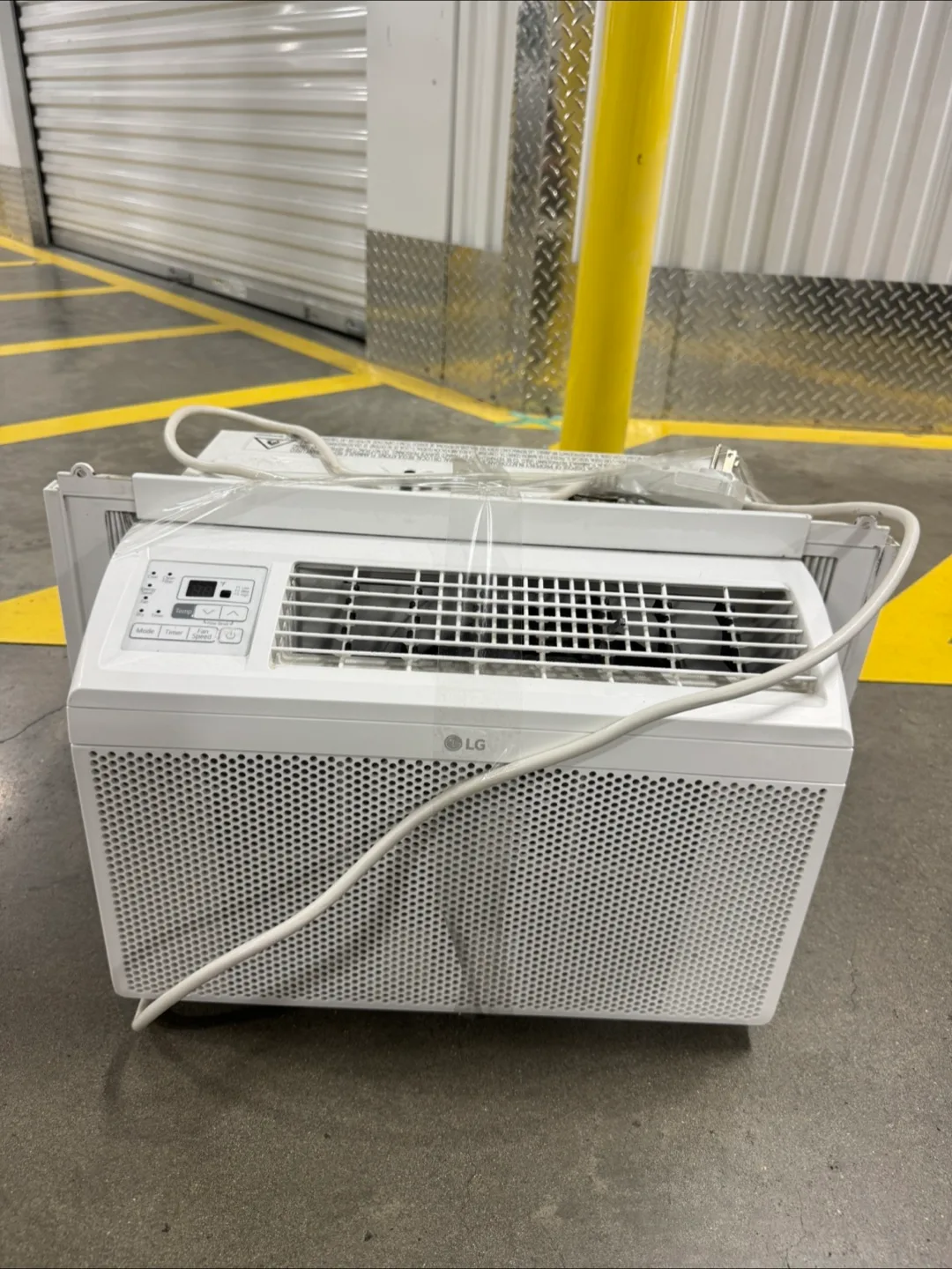 Free delivery LG AC 5.800 btu thumbnail