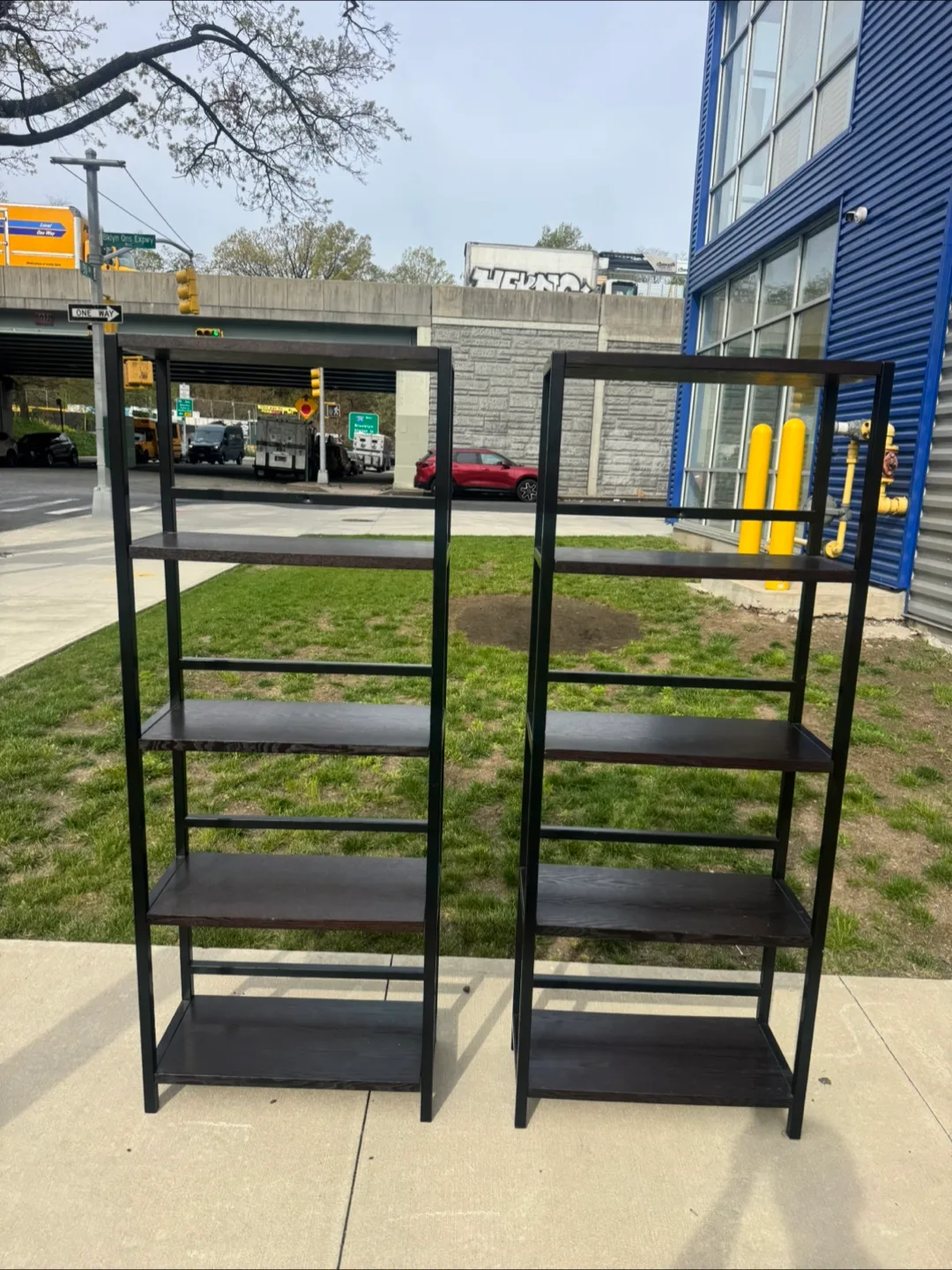 Free delivery set of two bookcases thumbnail