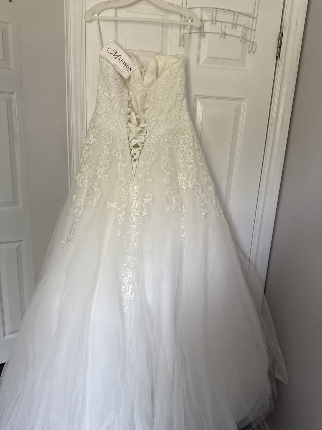 Wedding Dress - photo 2