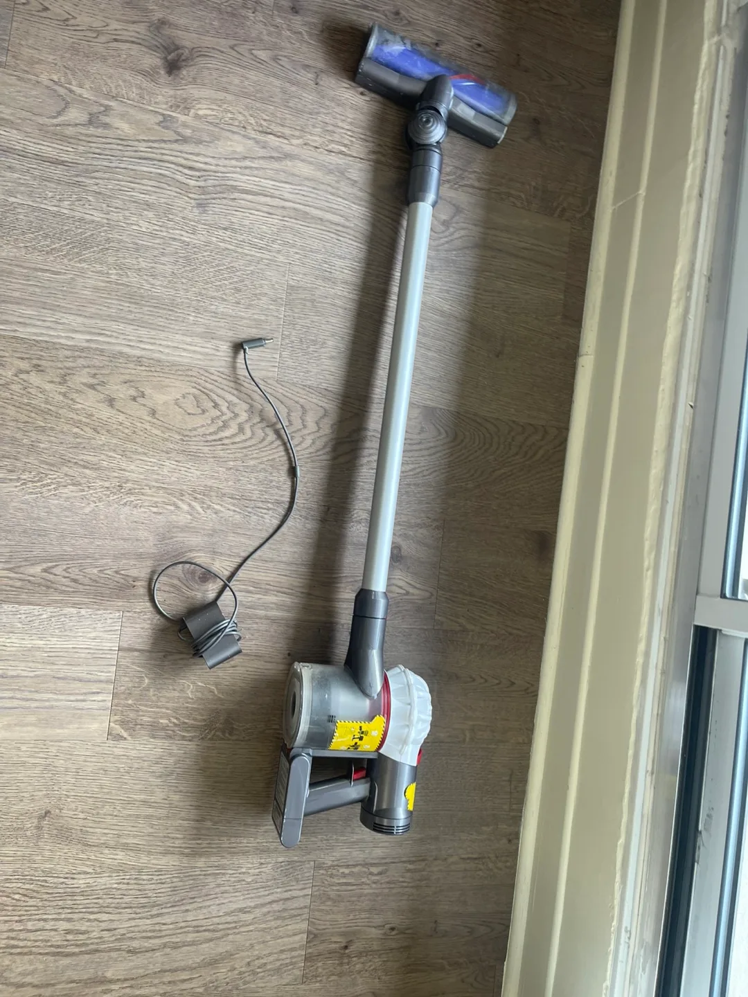 Dyson V7 Cord-Free Vacuum thumbnail