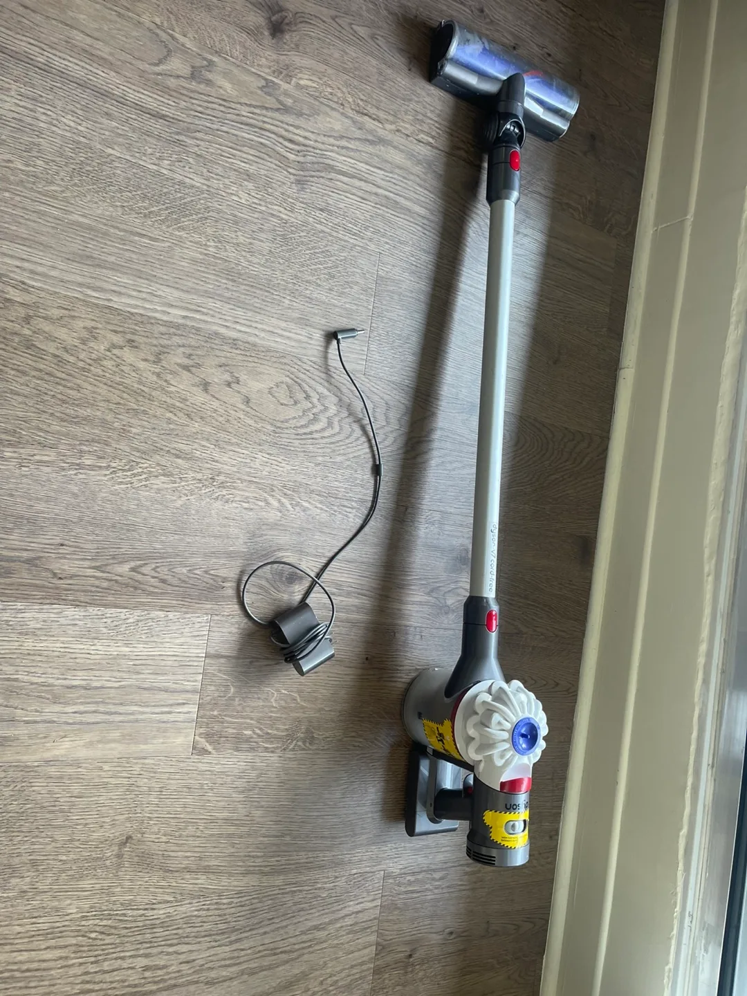 Dyson V7 Cord-Free Vacuum image indicator(7)