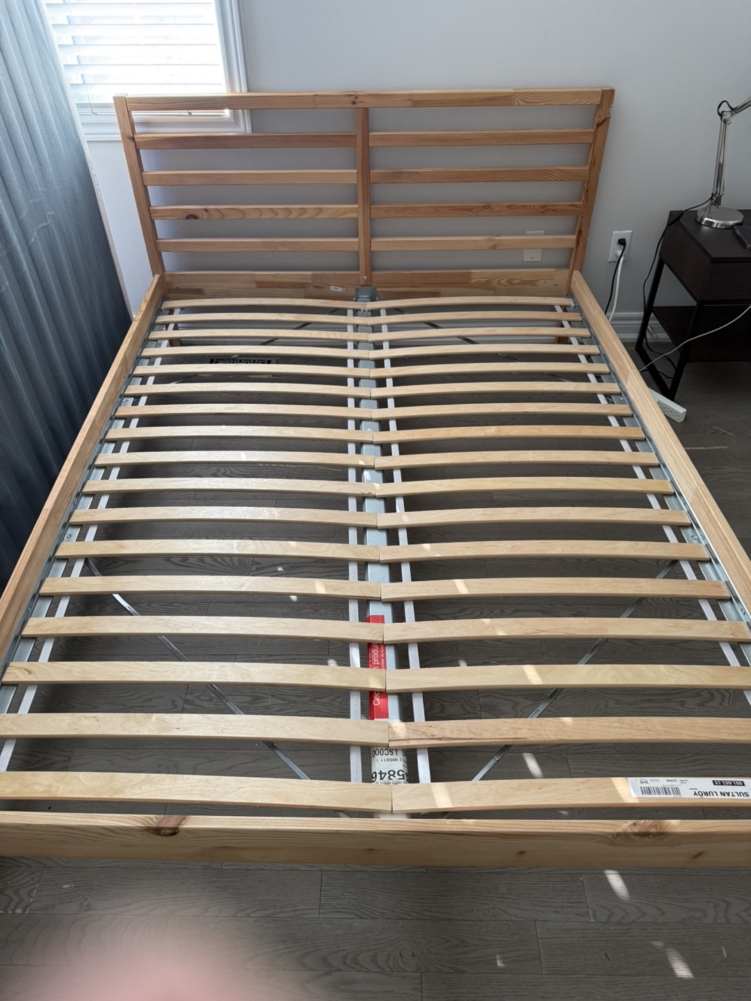 Queen Size Wooden Bed Frame - photo 3