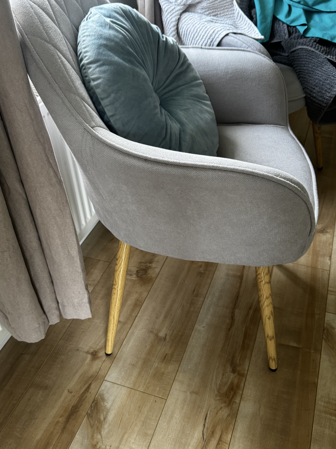 Gray Armchair with Round Pillow - photo 2