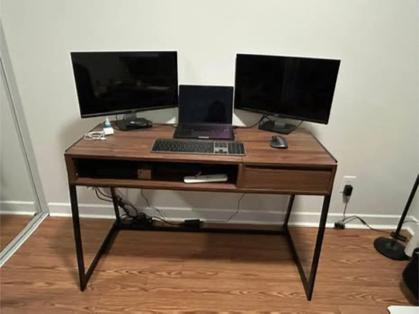 Modern Style Standing Desk thumbnail