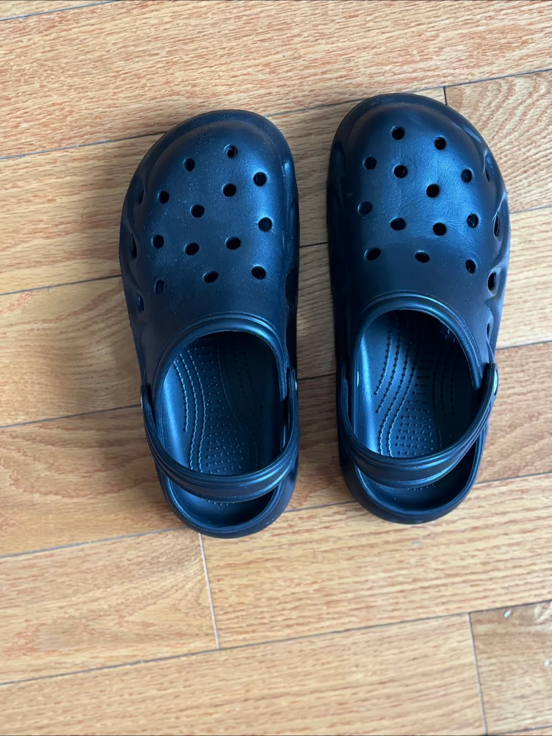 Black Crocs thumbnail
