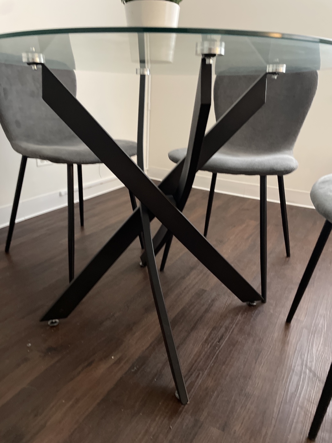 Round Glass Table with Chairs - photo 3
