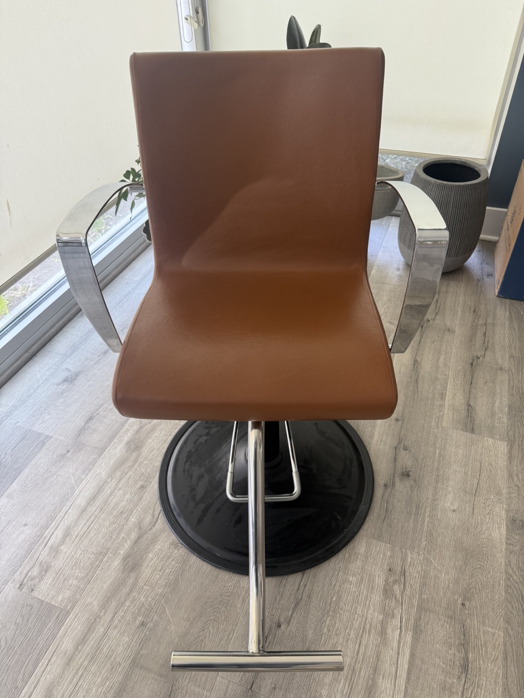 Minerva Adjustable Styling Swivel Chair - photo 3