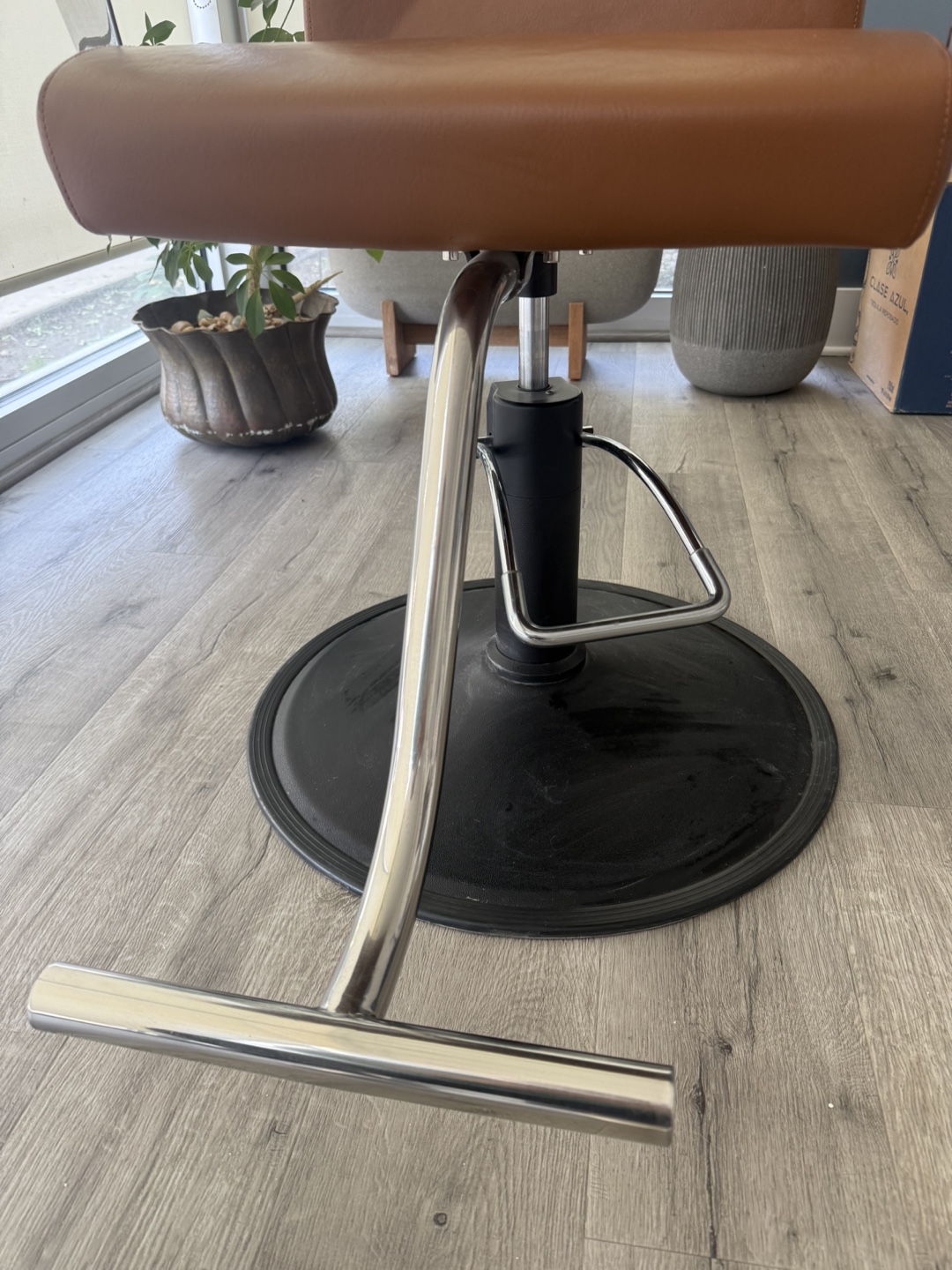 Minerva Adjustable Styling Swivel Chair - photo 2