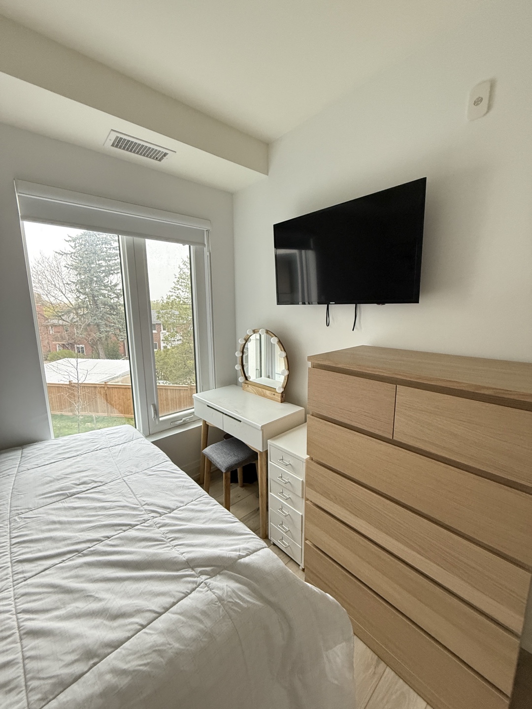 Samsung 40” Smart TV - photo 2