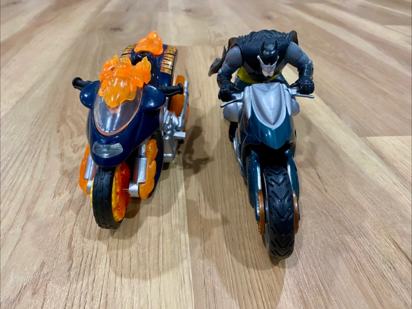 Batman Toy Motorcycle Set thumbnail