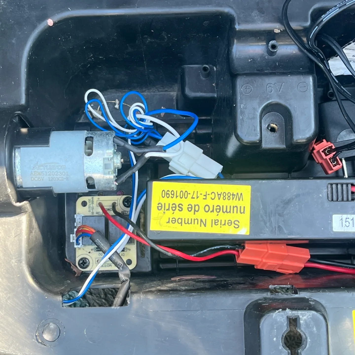 Black Mercedes-Benz Ride-On Car image indicator(6)