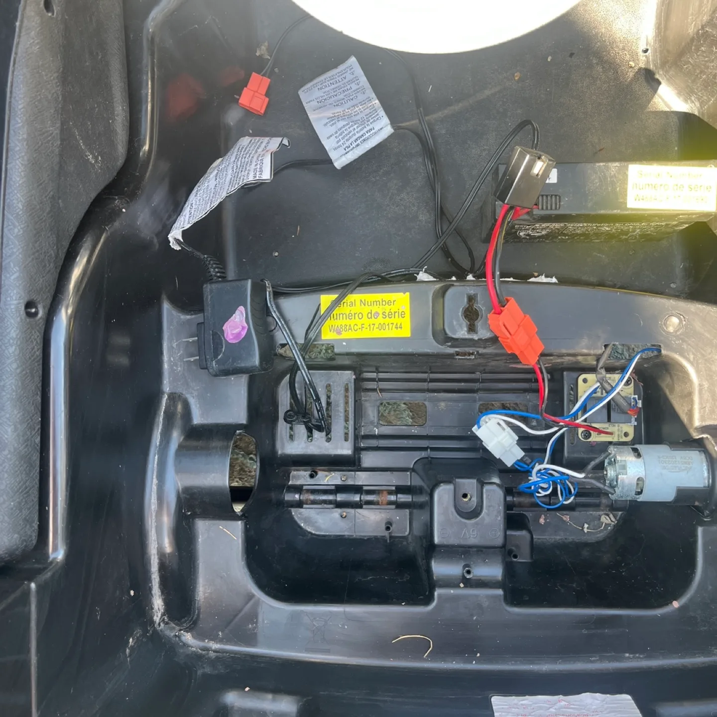 Black Mercedes-Benz Ride-On Car image indicator(7)