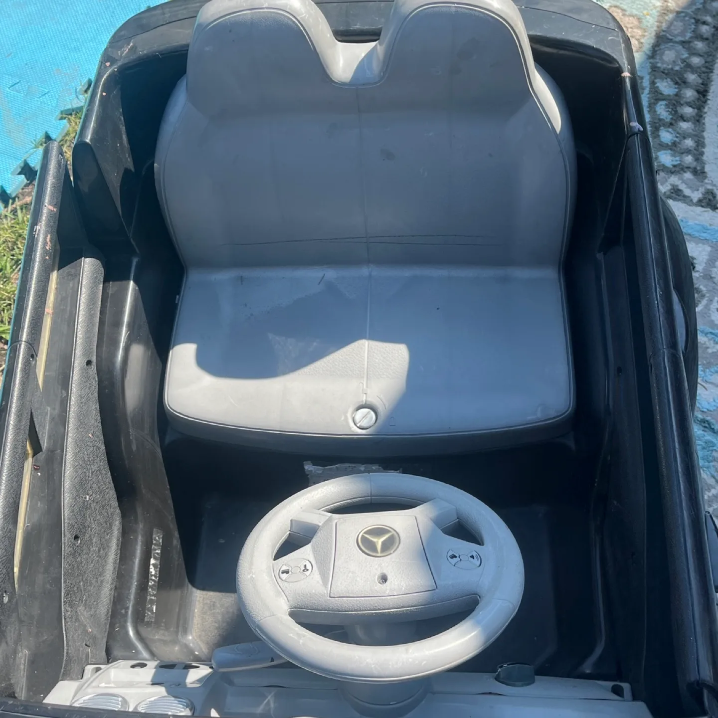 Black Mercedes-Benz Ride-On Car image indicator(9)