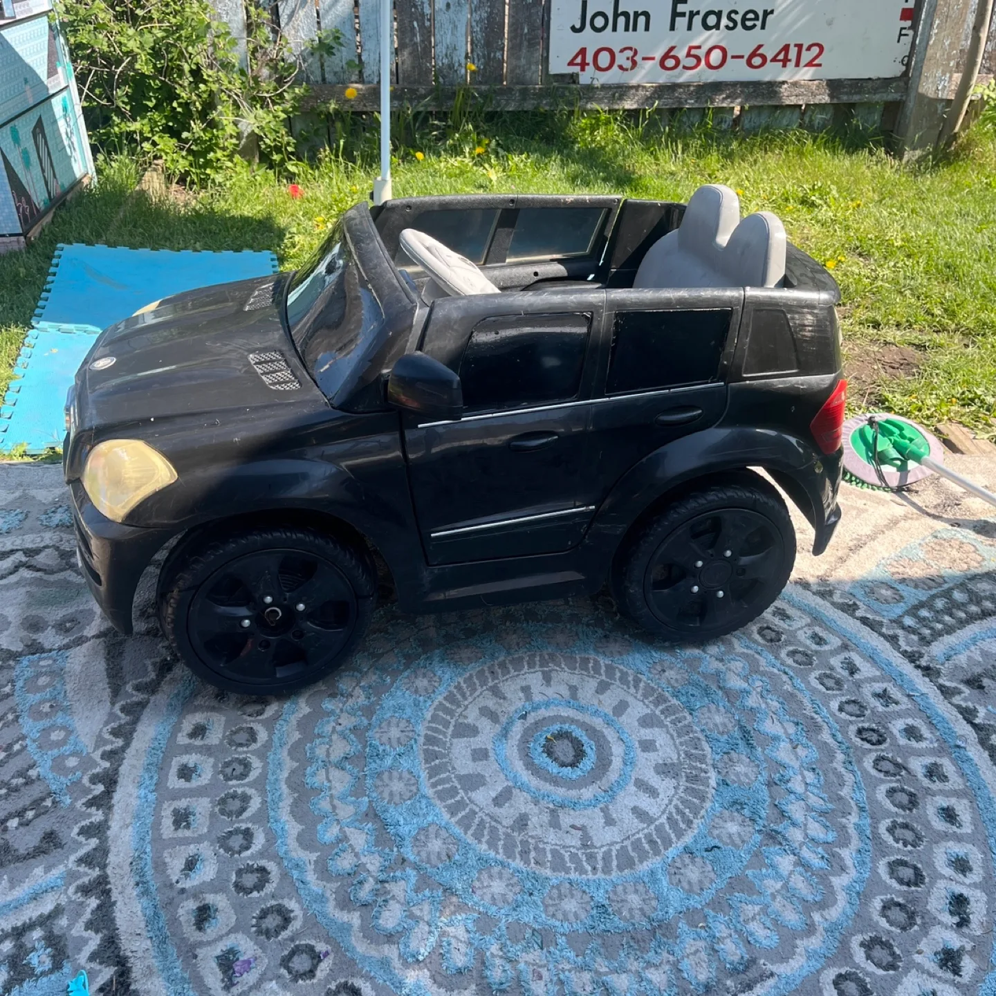 Black Mercedes-Benz Ride-On Car image indicator(10)