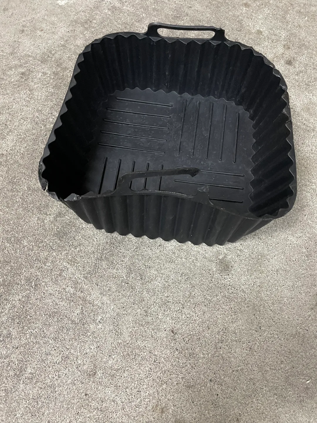 Black Silicone tray for air fryer image indicator(2)