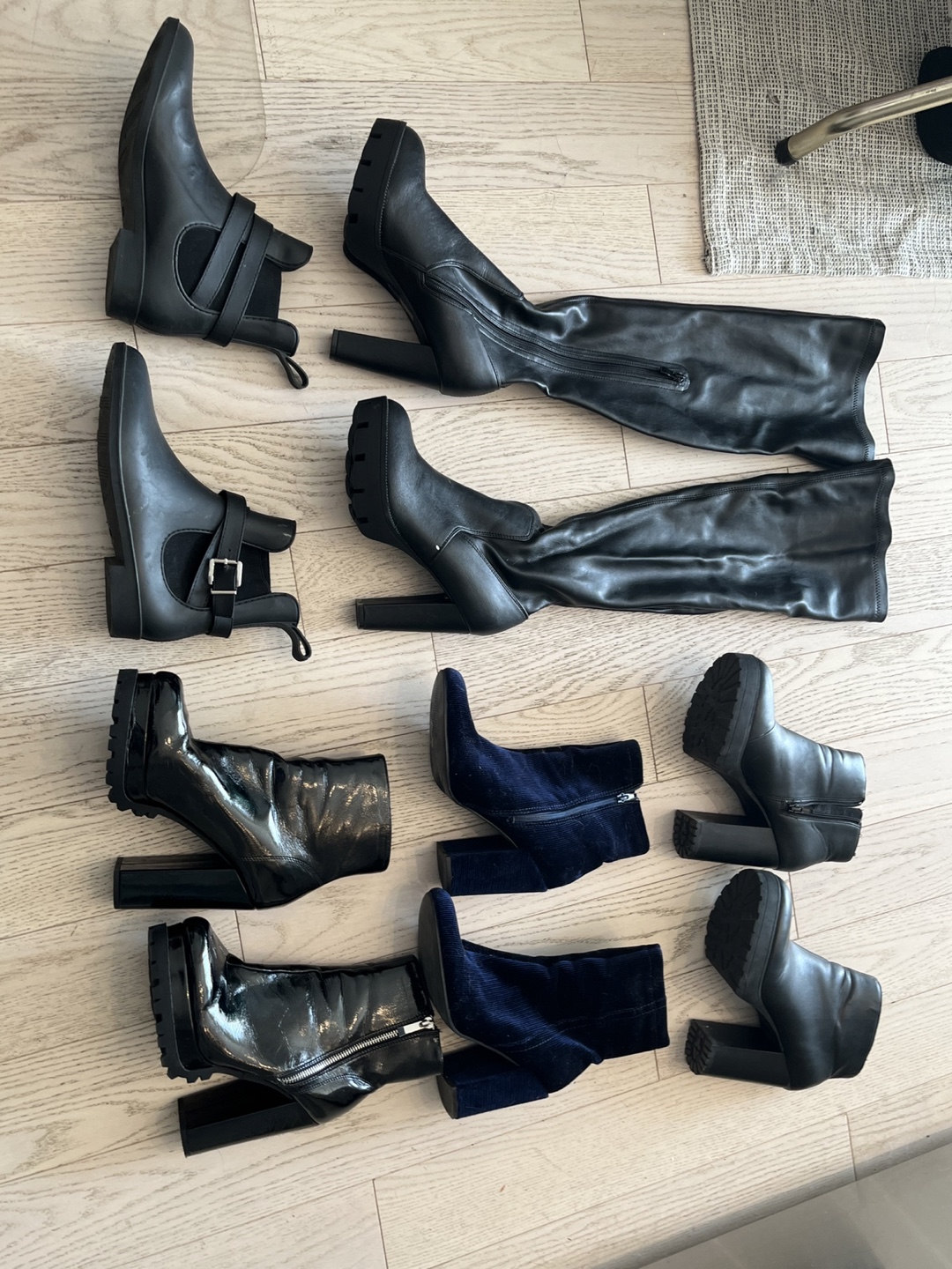 Women’s Size 9 Black & Blue High Heeled Boots