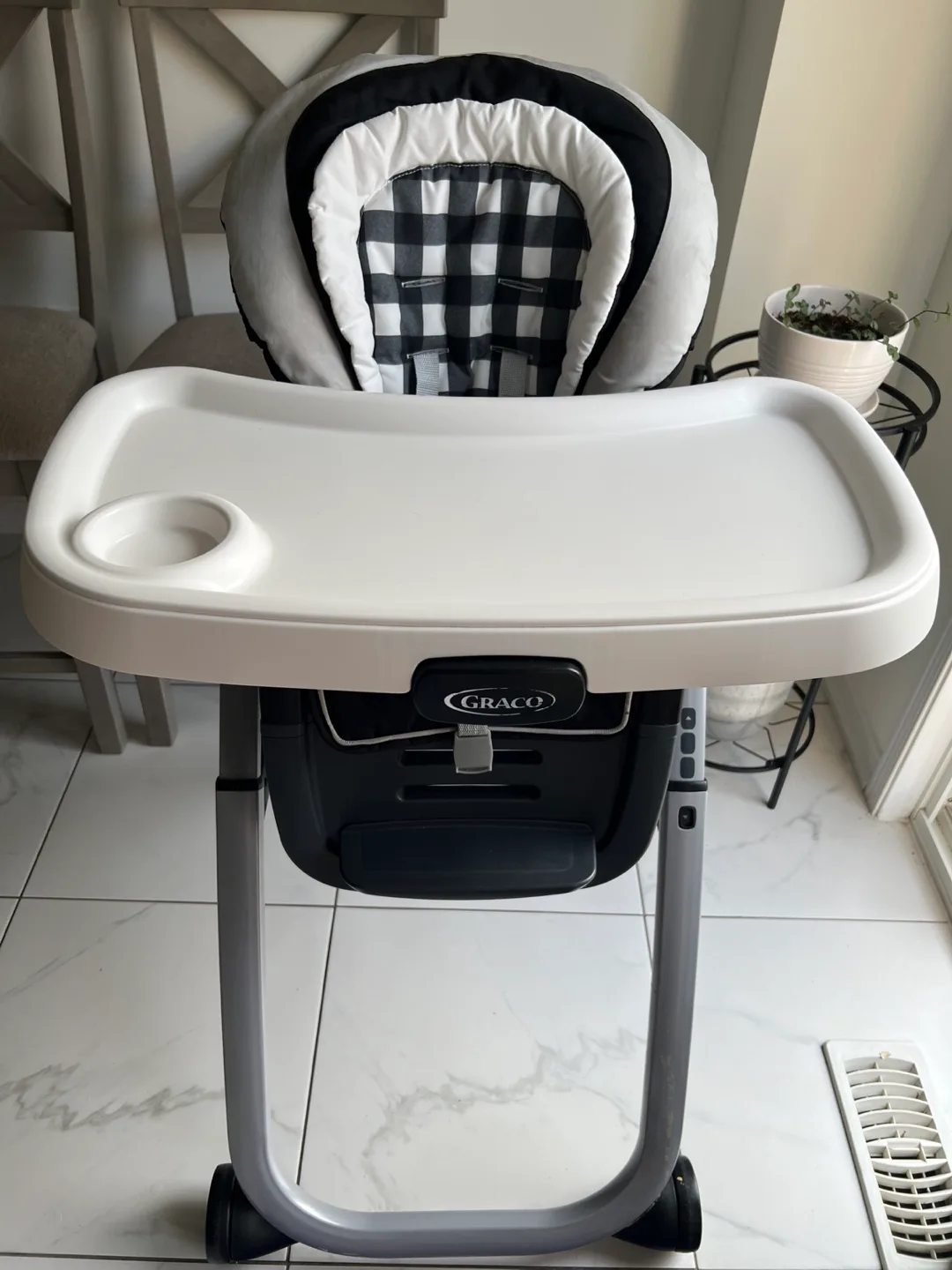 Graco 6 in 1 High Chair - Good Condition thumbnail