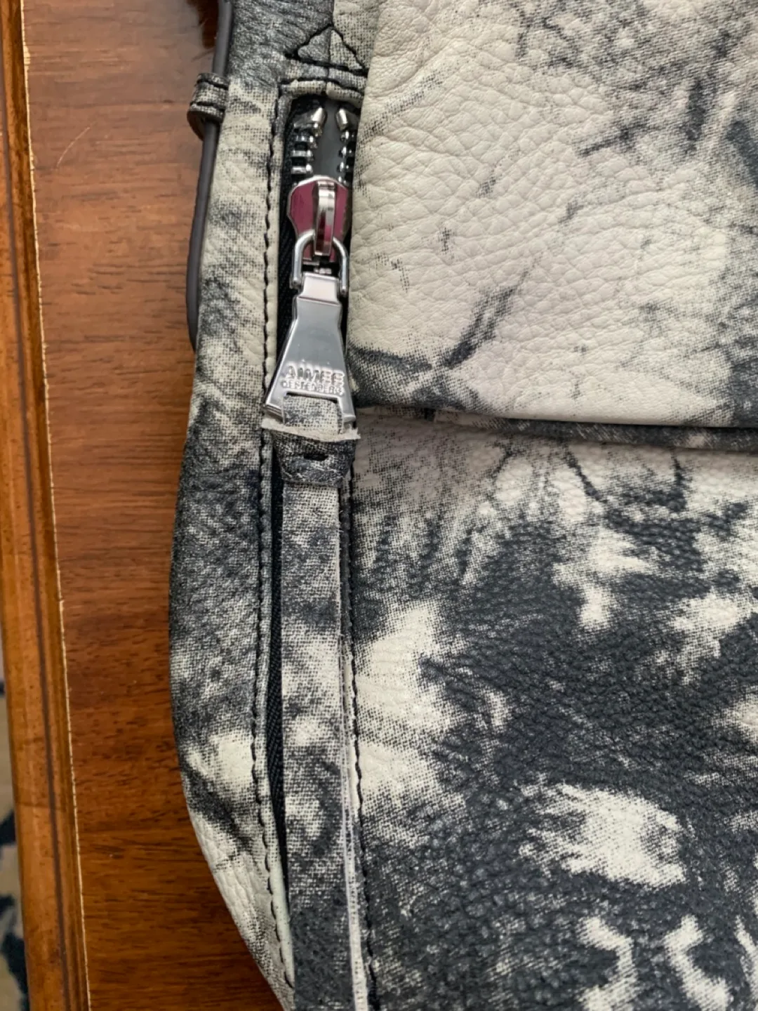 Authentic leather purse image indicator(2)