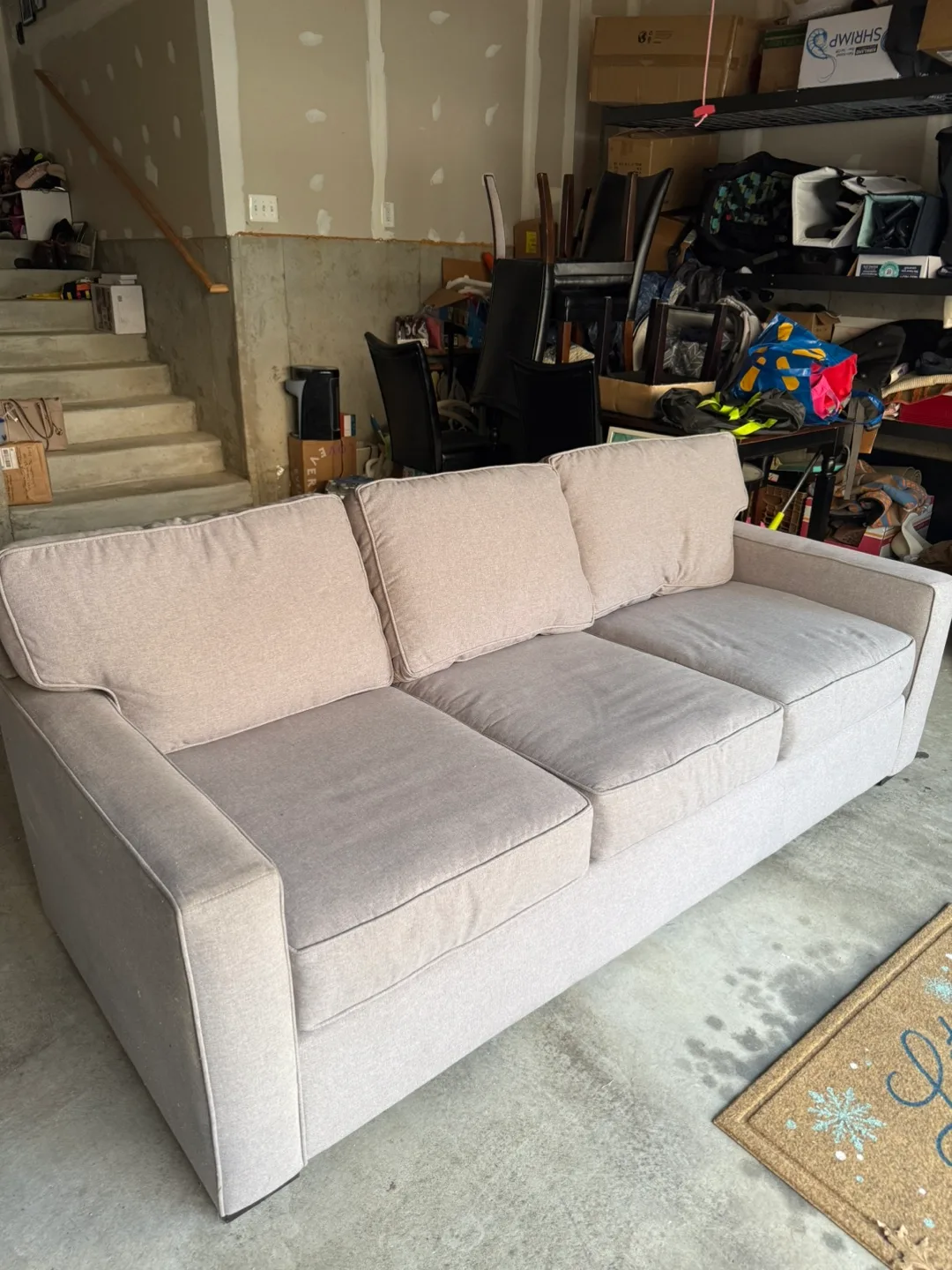 Gray couch image indicator(2)