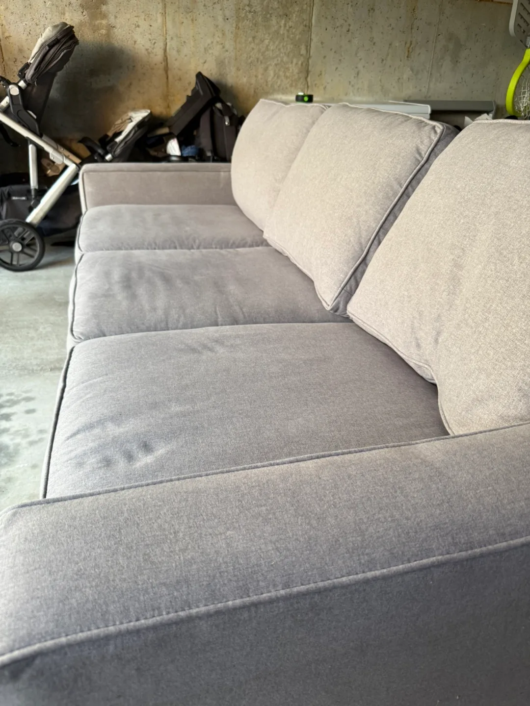 Gray couch image indicator(4)