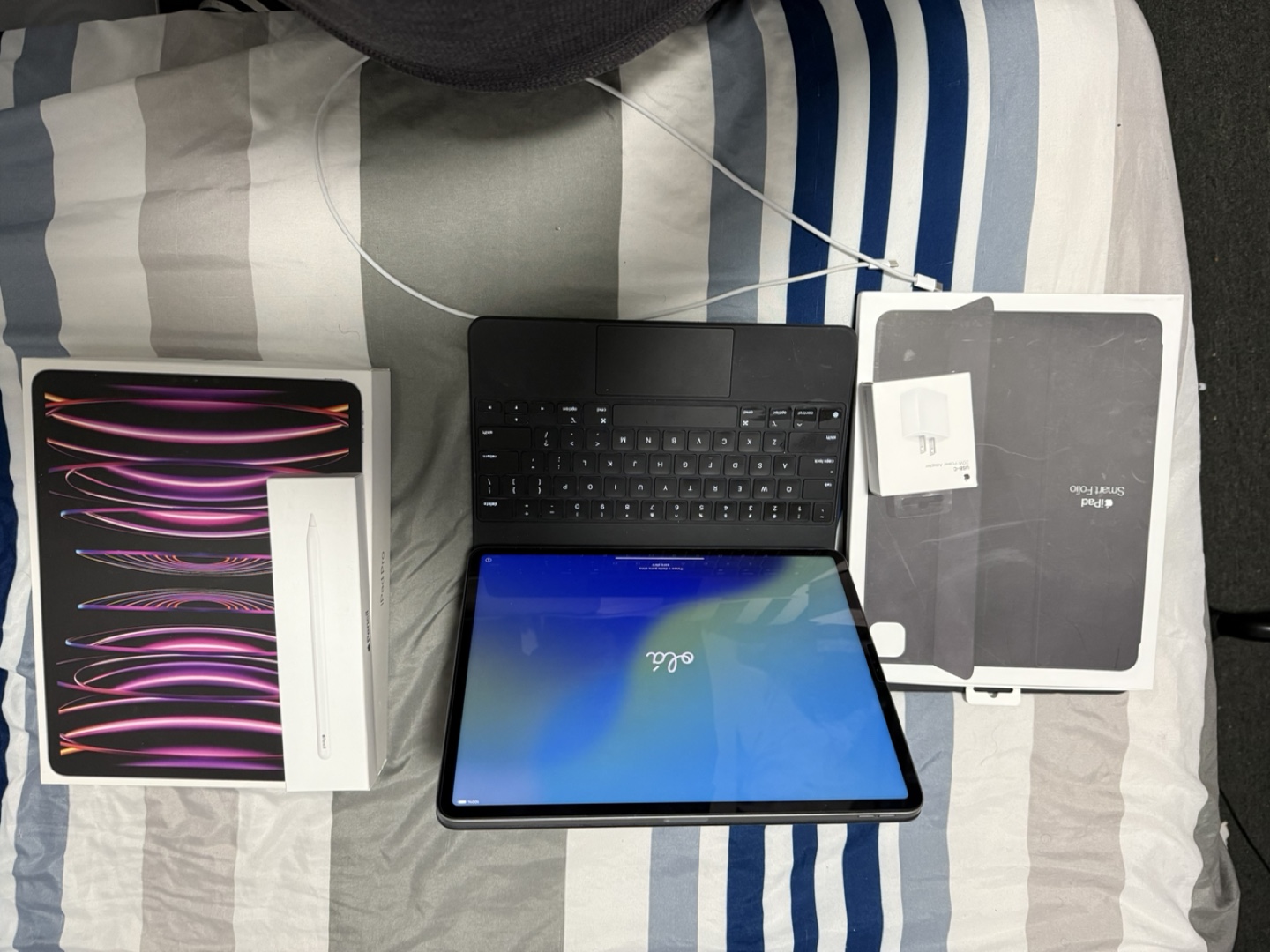 iPad Pro 12.9-inch 6th Gen Bundle - photo 5