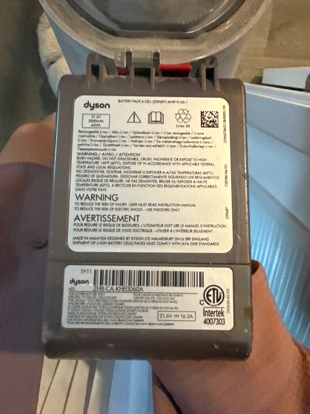 Dyson V7 Cord-Free Vacuum image indicator(3)