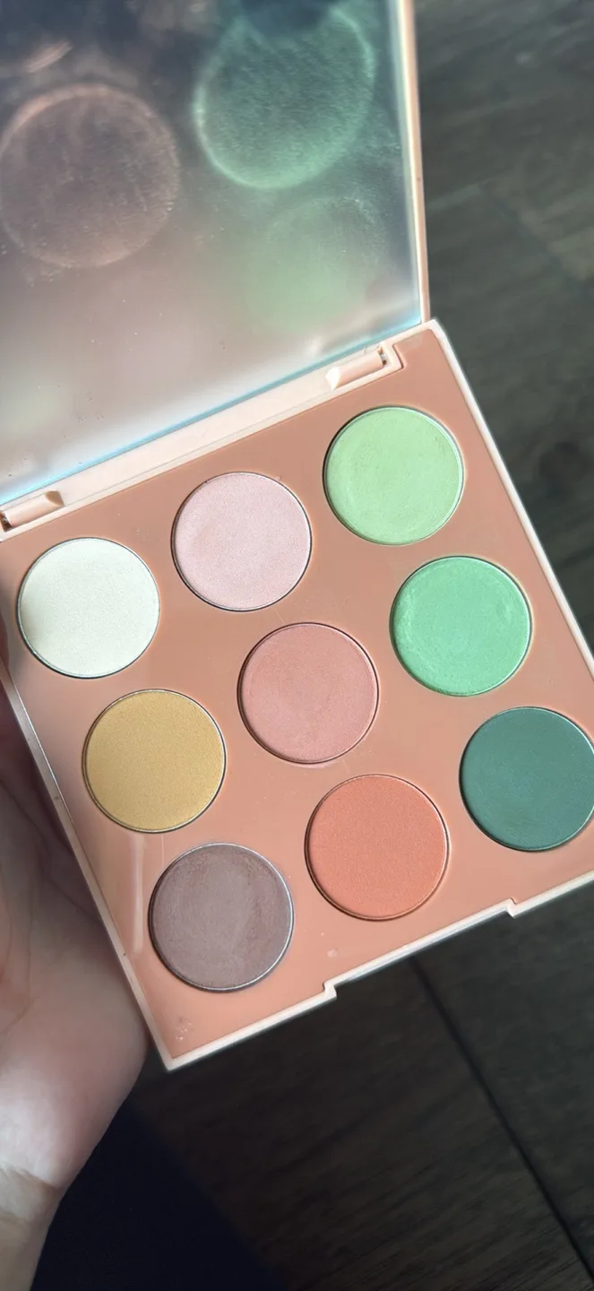 Morphe 9B Matte Essentials Eyeshadow Palette thumbnail
