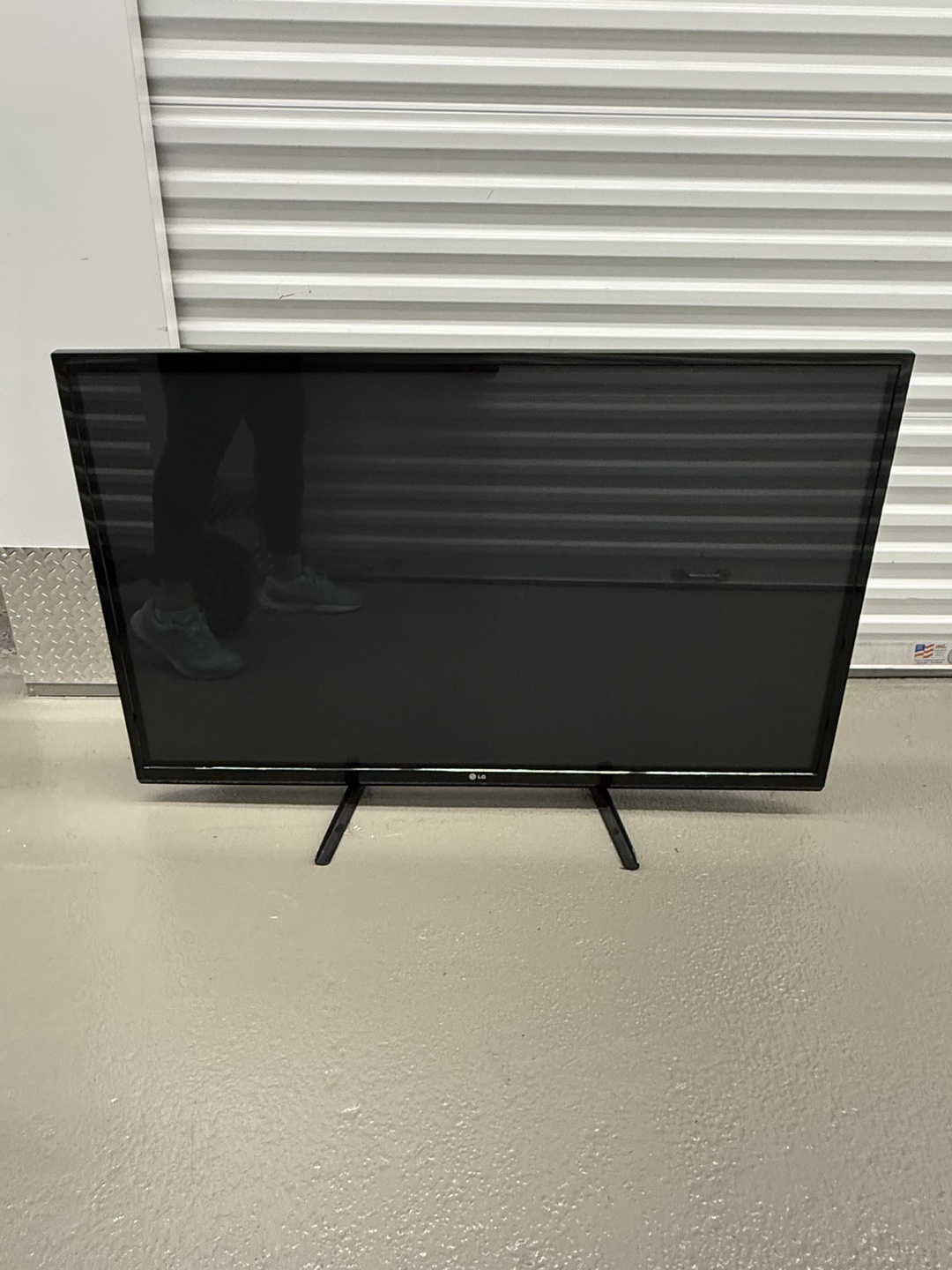 LG Plasma TV 47” - photo 2