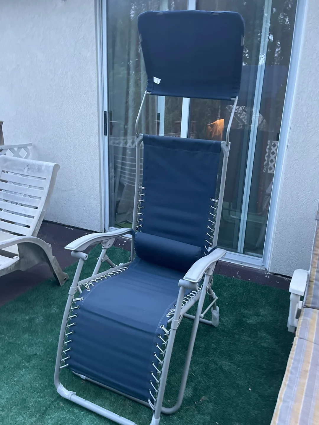 Blue Outdoor Reclining Chair with Sun Shade image indicator(3)