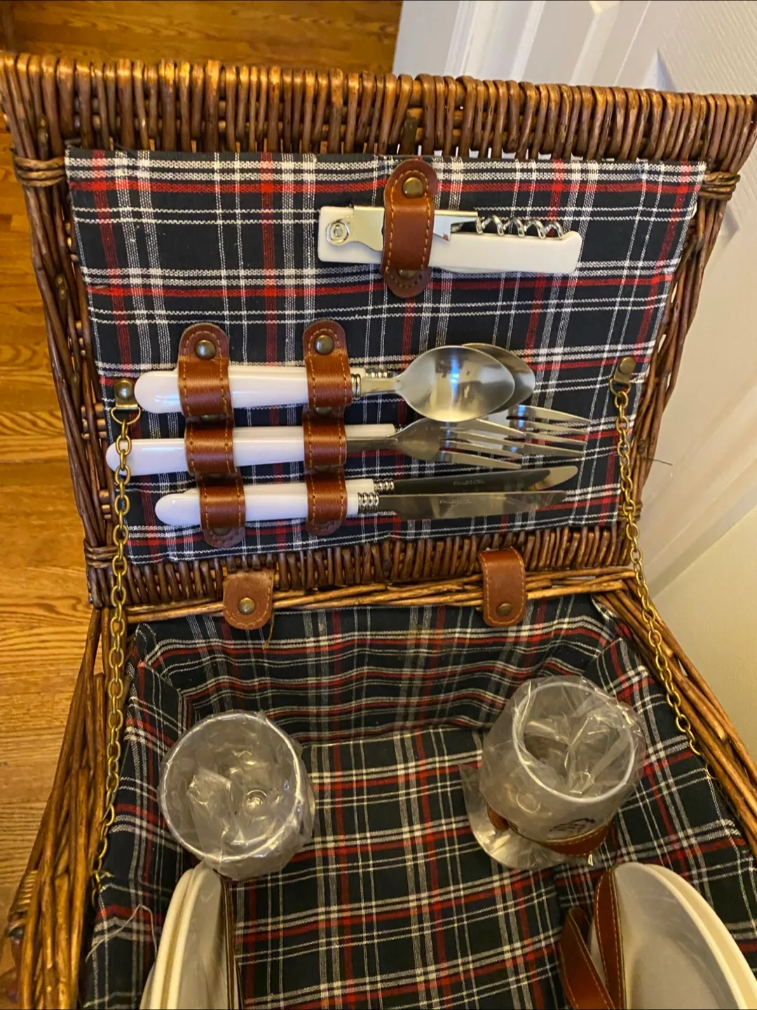 Wicker Picnic Basket Set image indicator(3)