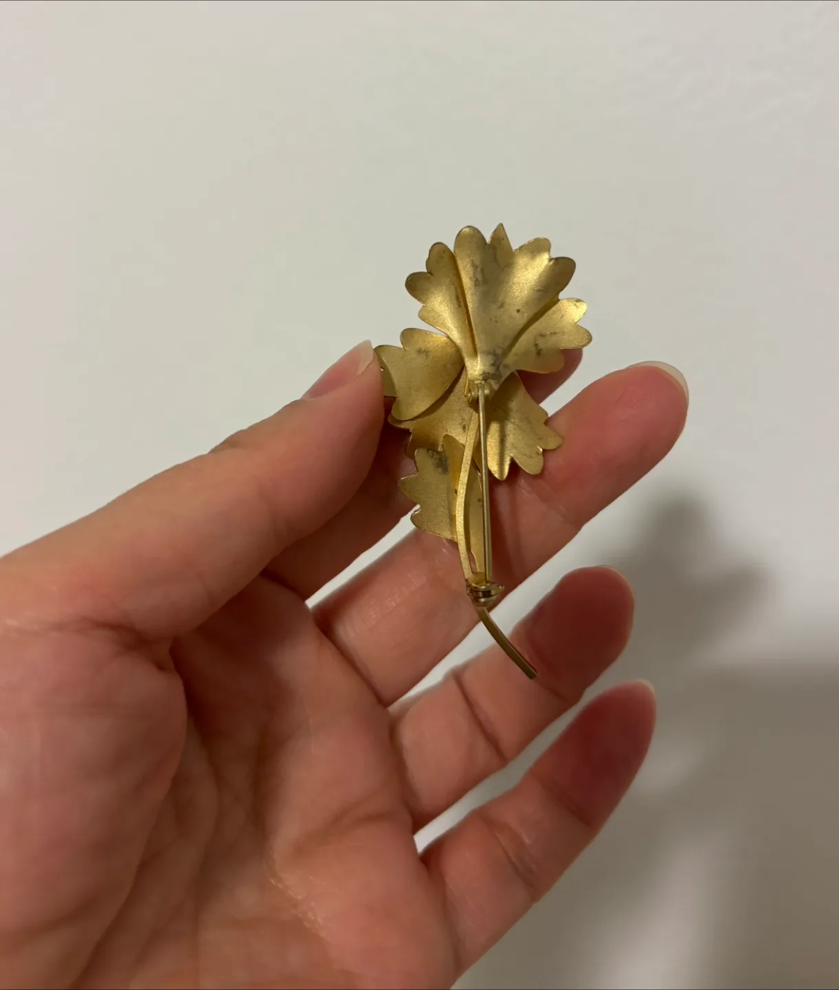 Vintage Floral Brooch, gold tone, great details!🥰 image indicator(2)