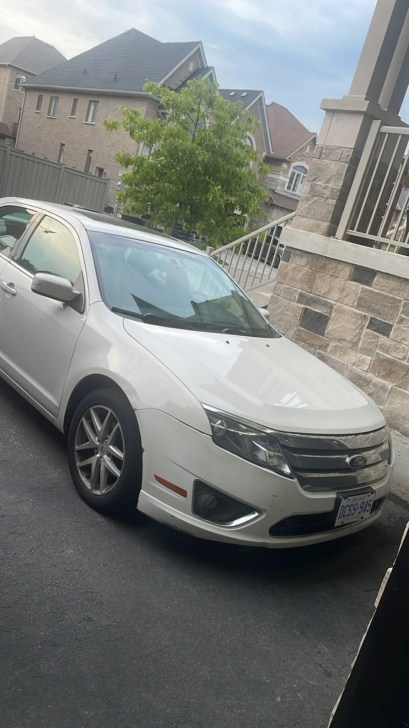 Ford Fusion Sedan image indicator(5)