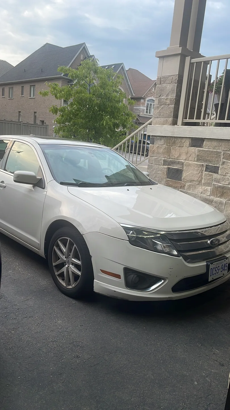 Ford Fusion Sedan image indicator(3)