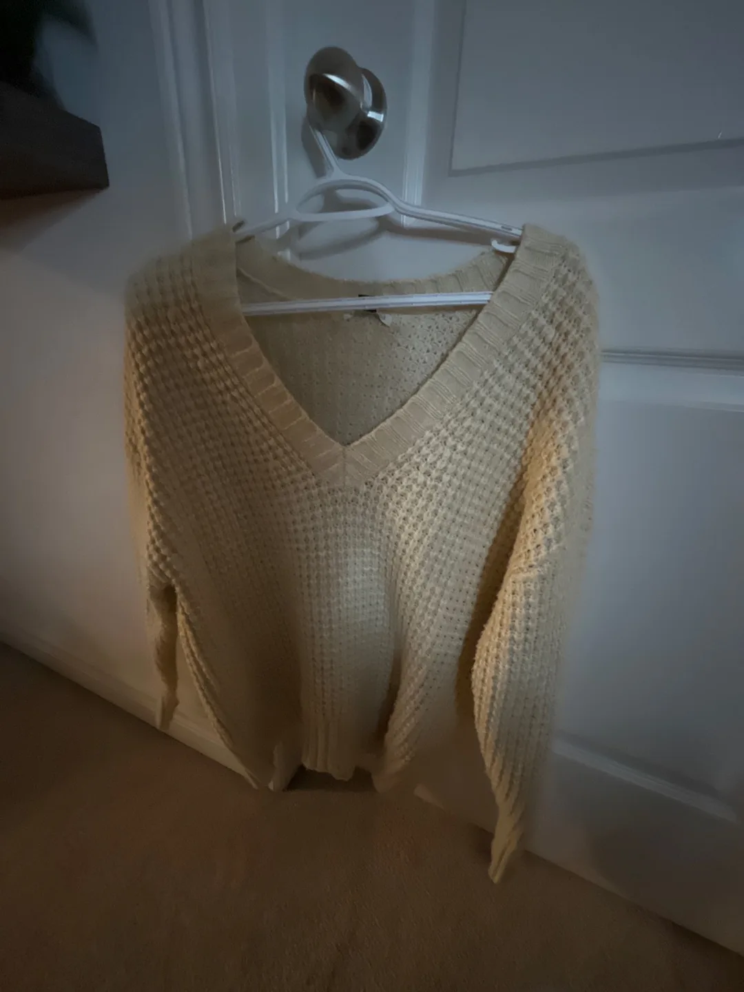 American Eagle V-Neck Sweater thumbnail