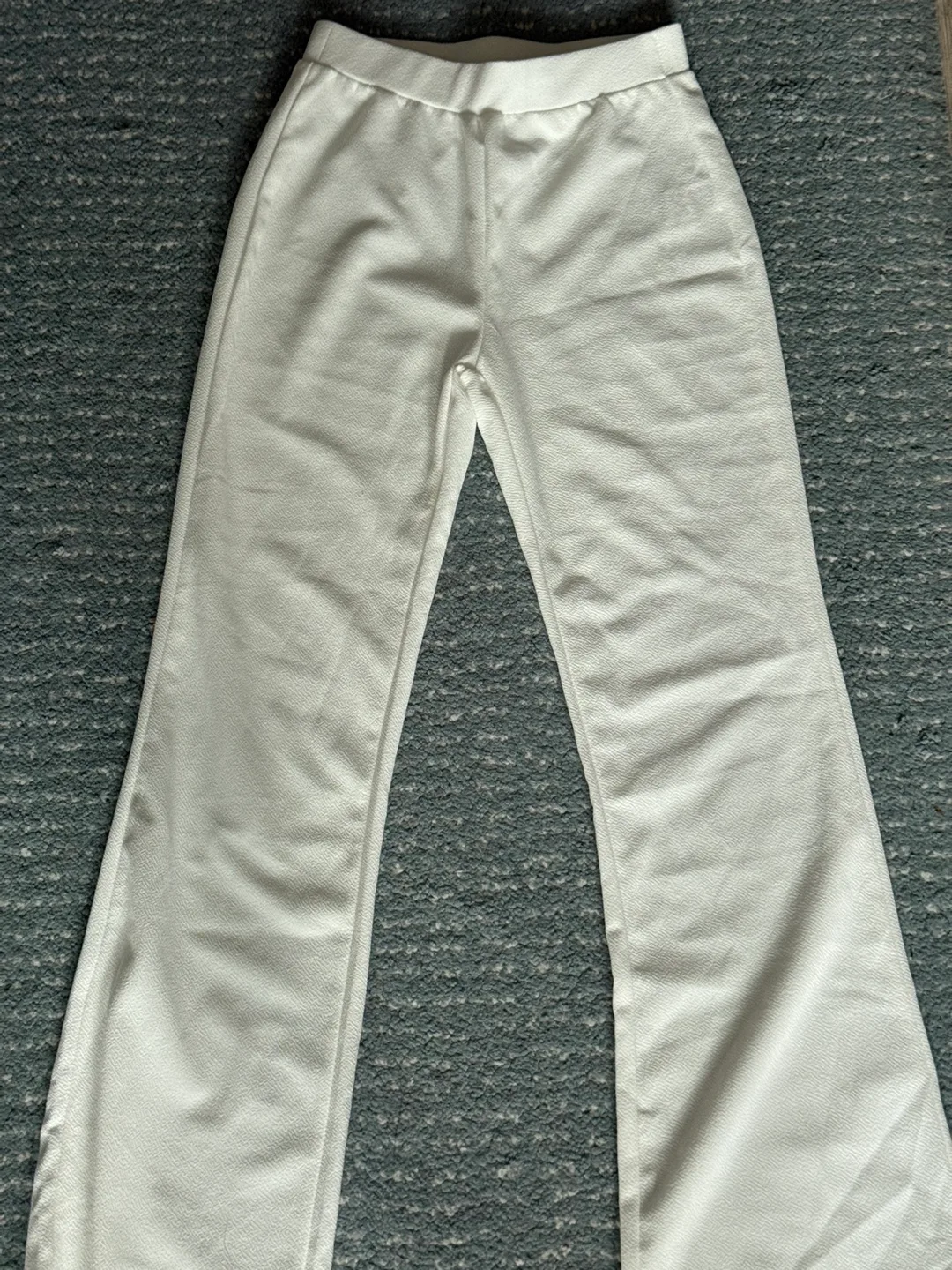 White Blazer and Pant Set image indicator(2)